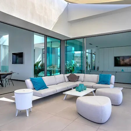 Vila Christal Pool & Sea View